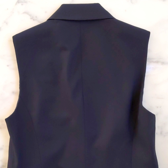 NWT. The Limited Fully lined sleeveless blazer vest with real pockets. - Picture 7 of 8